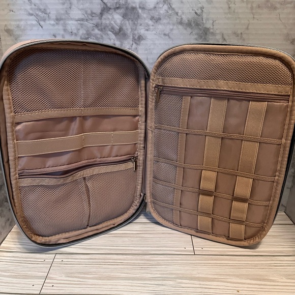 Portable Travel Cable Organizer Bag, and Electronic Accessories - Picture 4 of 5